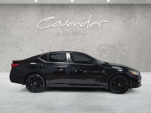 Used 2022 Nissan Altima 2.5 SR w/ Midnight Edition Package AWD/4WD image 17