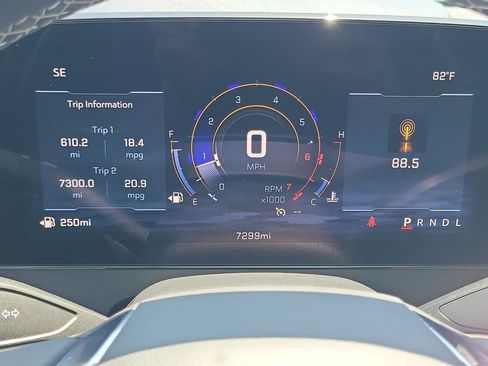 Used 2026 Chevrolet Traverse LT FWD image 12