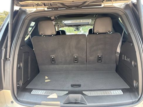 Used 2024 Chevrolet Tahoe High Country AWD/4WD image 21