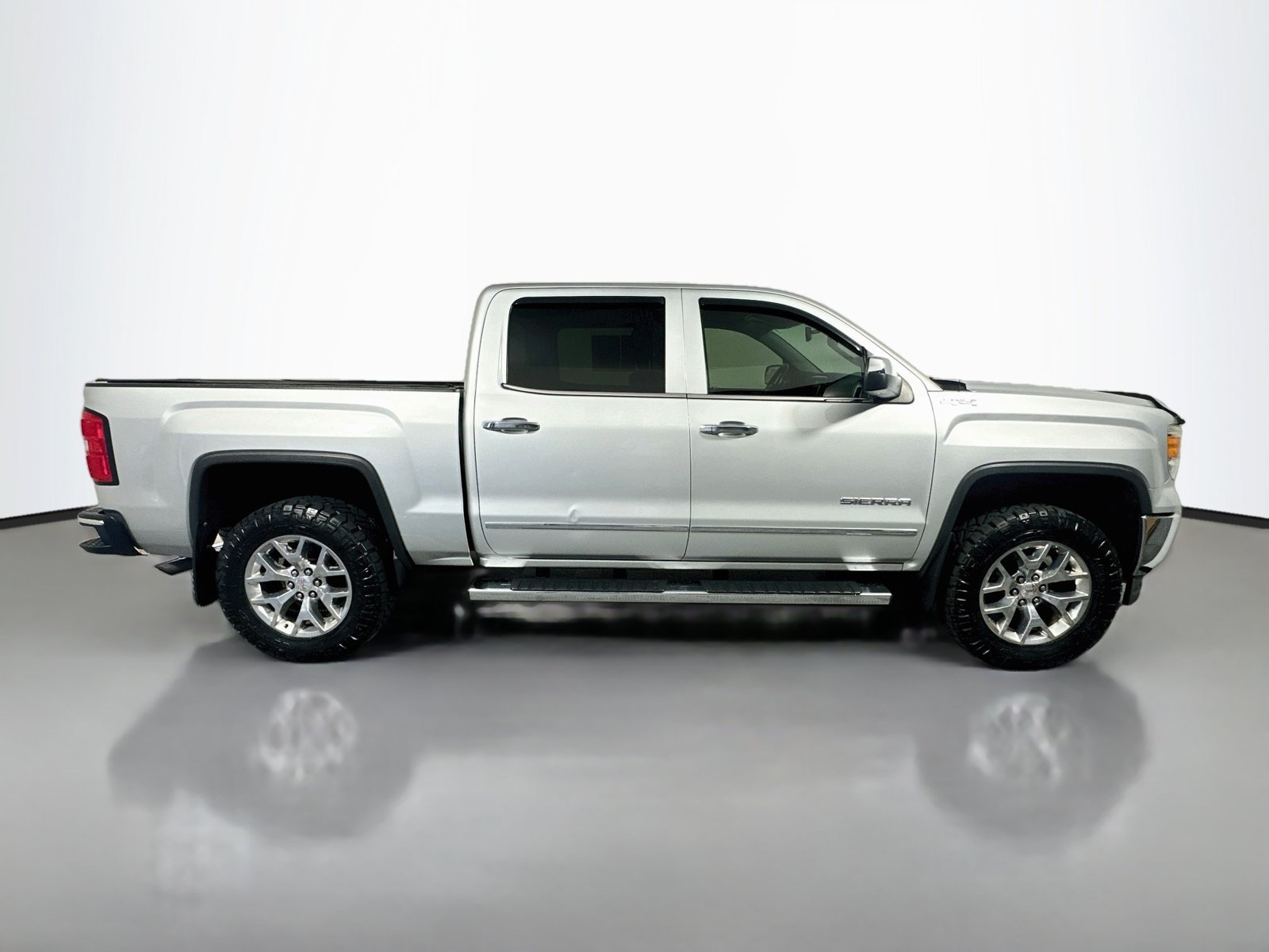 Used 2015 GMC Sierra 1500 SLT w/ SLT Crew Cab Value Package AWD/4WD image 8