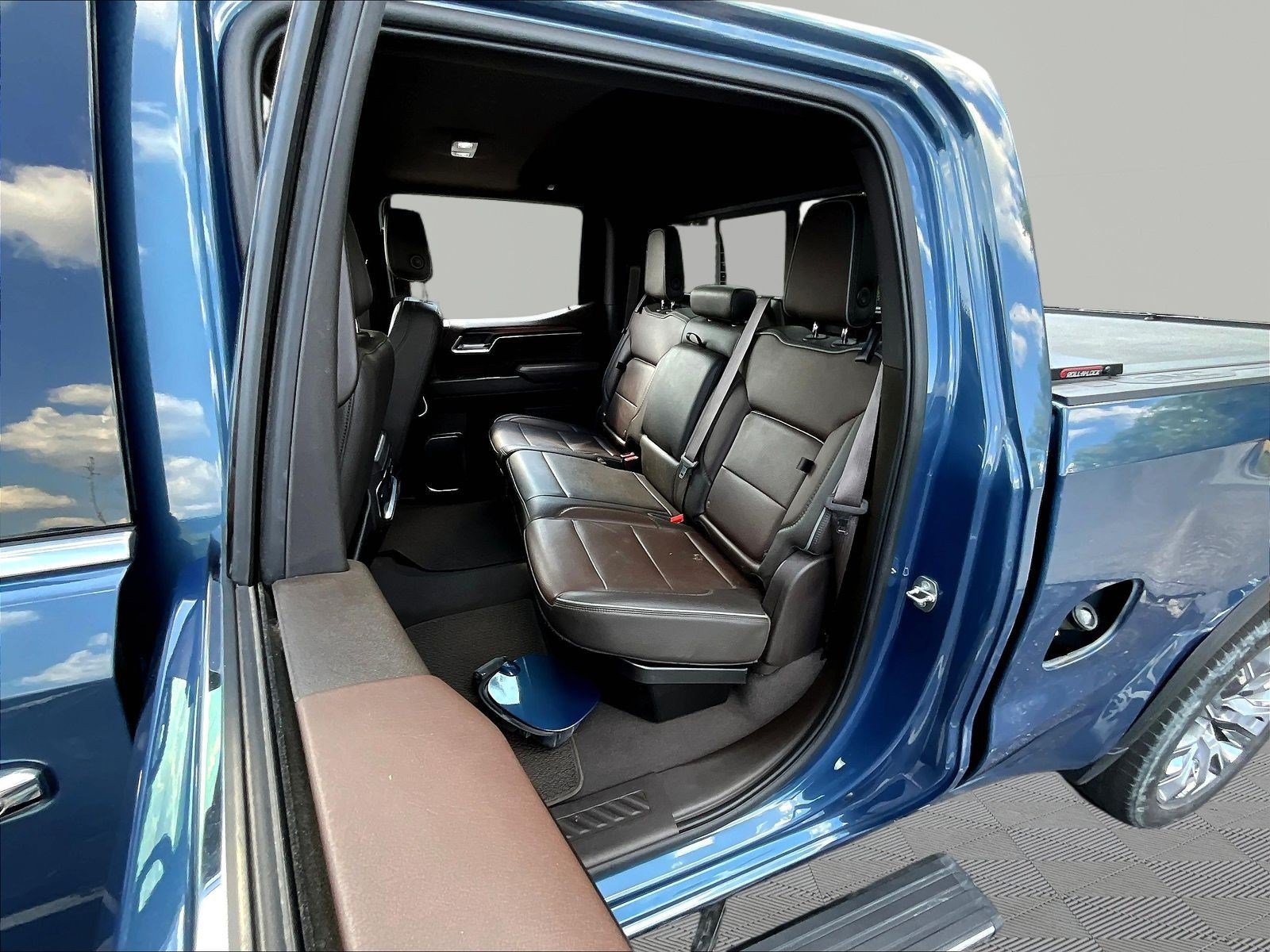 Used 2024 GMC Sierra 1500 Denali w/ Denali Reserve Package AWD/4WD image 23