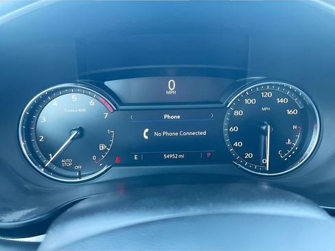 Used 2022 Cadillac XT4 Premium Luxury w/ Safety Alert Package FWD image 12