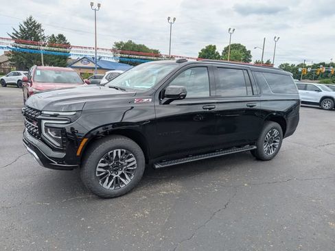 New 2026 Chevrolet Suburban Z71 w/ Z71 Off-Road Package AWD/4WD image 4