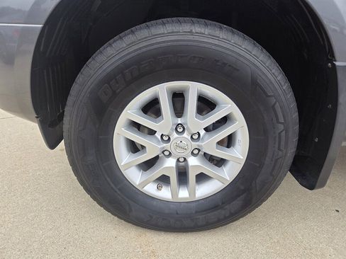 Used 2016 Nissan Frontier SV w/ SV Value Truck Package AWD/4WD image 9