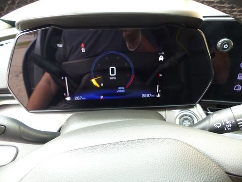 Used 2025 Chevrolet Trax ACTIV w/ Sunroof Package FWD image 17