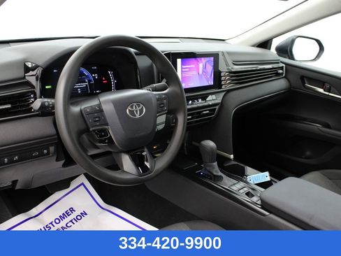 Used 2025 Toyota Camry LE image 14