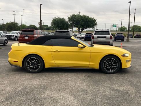 Used 2018 Ford Mustang Premium w/ Equipment Group 201A image 4