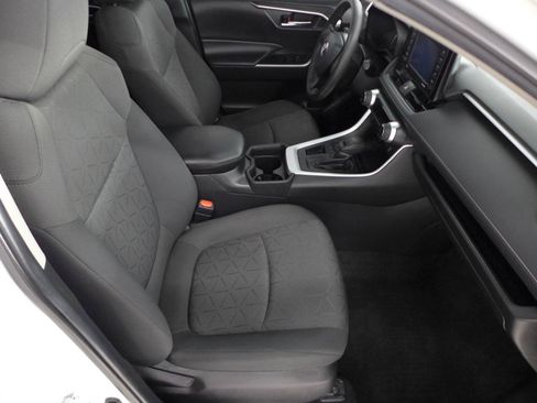 Used 2021 Toyota RAV4 XLE w/ Convenience Package FWD image 43
