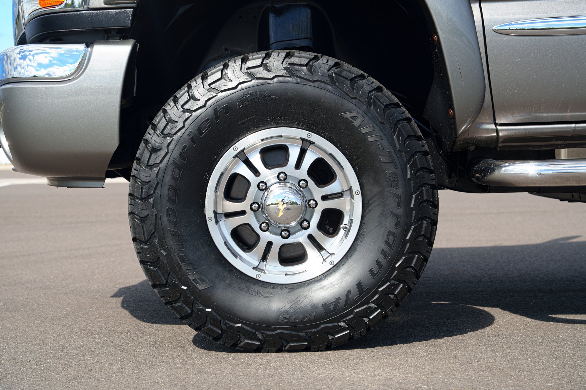 Used 2007 GMC Sierra 2500 SLT w/ Heavy-Duty Power Package AWD/4WD image 13