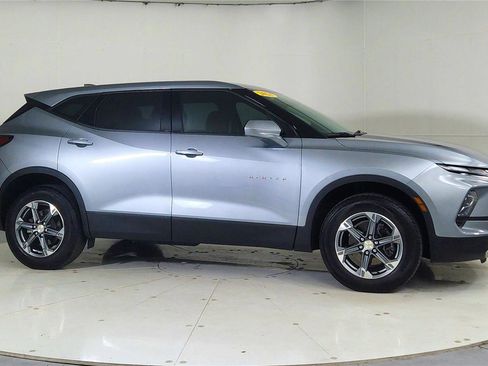 Used 2024 Chevrolet Blazer LT image 8