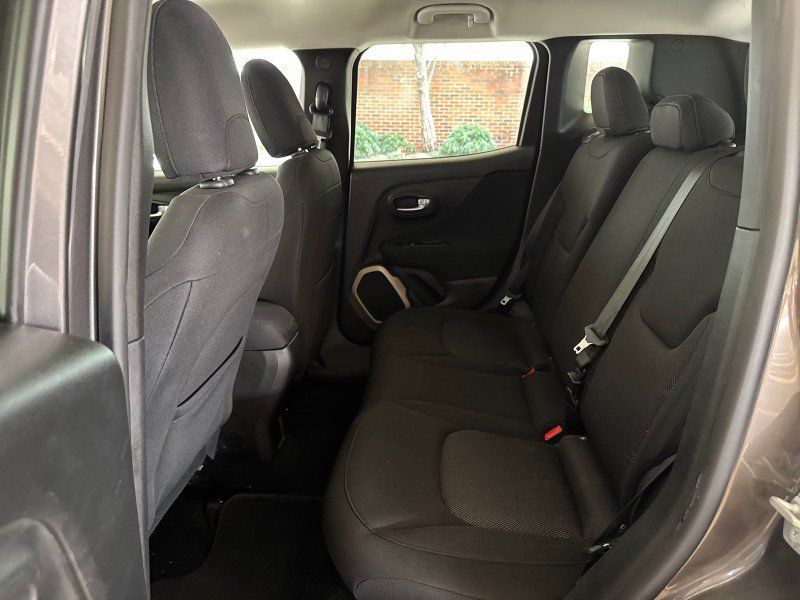 Used 2017 Jeep Renegade Latitude AWD/4WD image 25