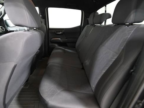 Used 2019 Toyota Tacoma TRD Off-Road image 9