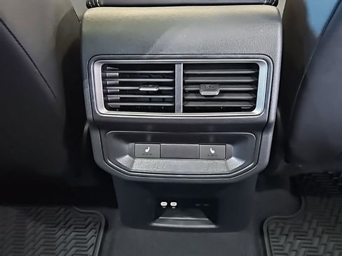 New 2026 Volkswagen Atlas Cross Sport SEL AWD/4WD image 18