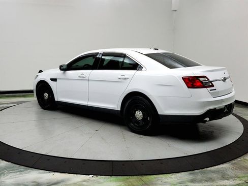 Used 2018 Ford Taurus SE image 7