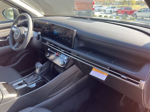 Certified 2025 Hyundai Santa Cruz SEL image 35