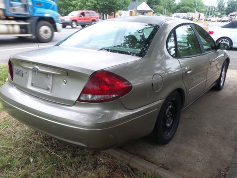 Used 2006 Ford Taurus SE FWD image 7