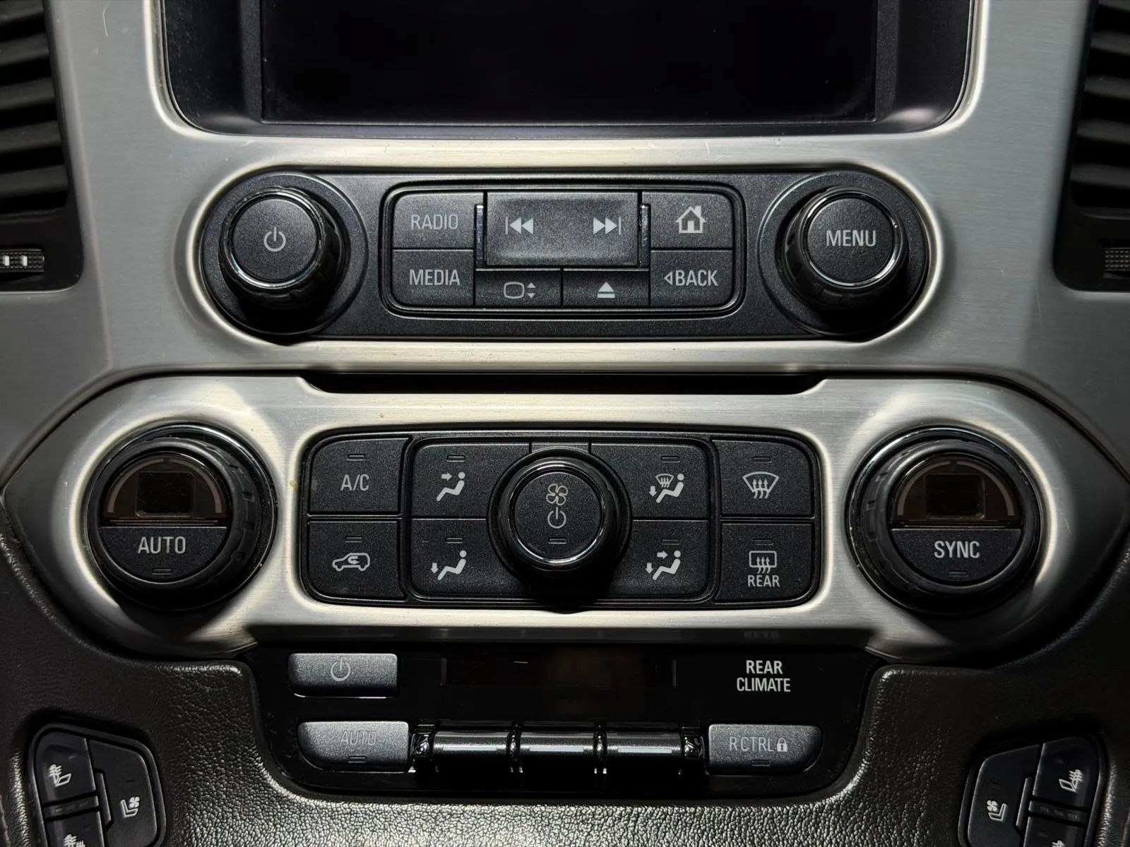 Used 2017 GMC Yukon SLT RWD image 42