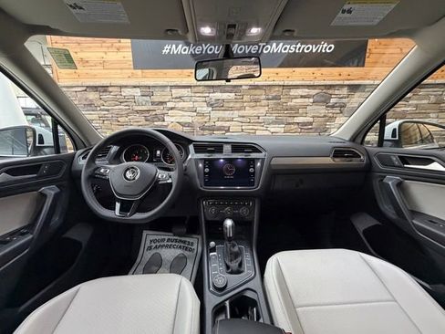 Used 2021 Volkswagen Tiguan SE w/ Panoramic Sunroof Package AWD/4WD image 16