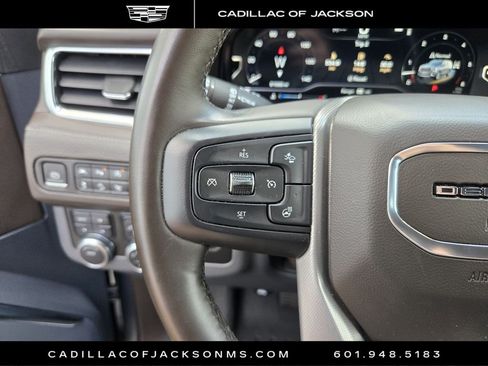 Used 2023 GMC Yukon XL Denali AWD/4WD image 21