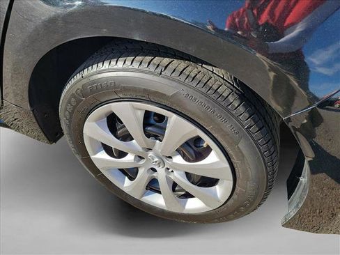 Used 2025 Toyota Corolla LE image 12