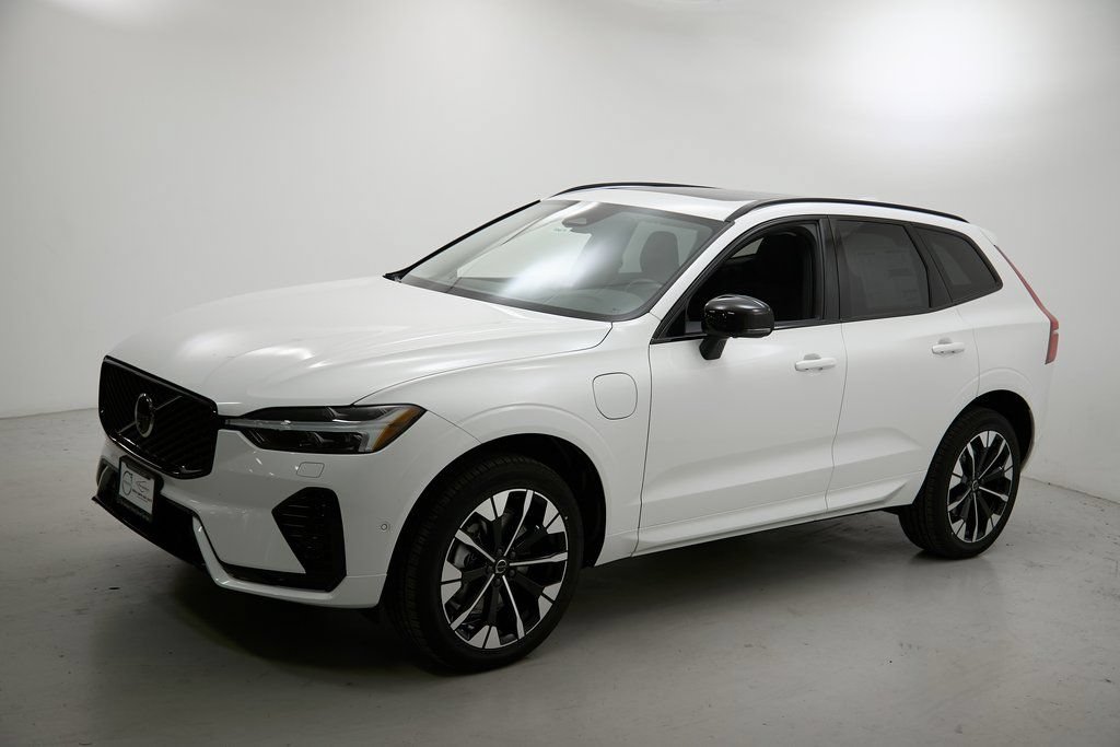 New 2026 Volvo XC60 T8 Plus w/ Climate Package AWD/4WD image 6