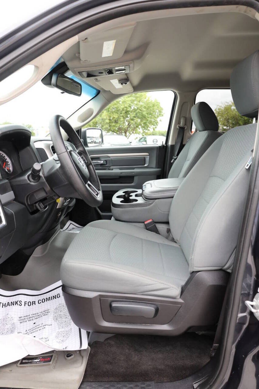 Used 2016 RAM 1500 Classic SLT AWD/4WD image 13