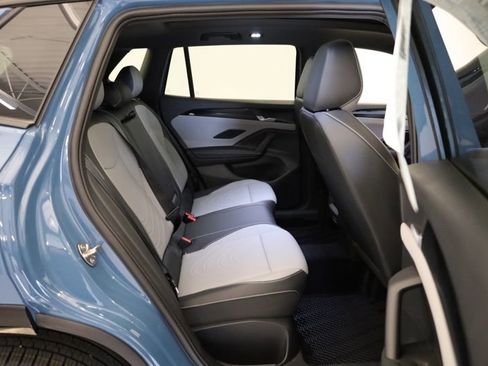New 2026 Volkswagen Tiguan SE R-Line AWD/4WD image 31