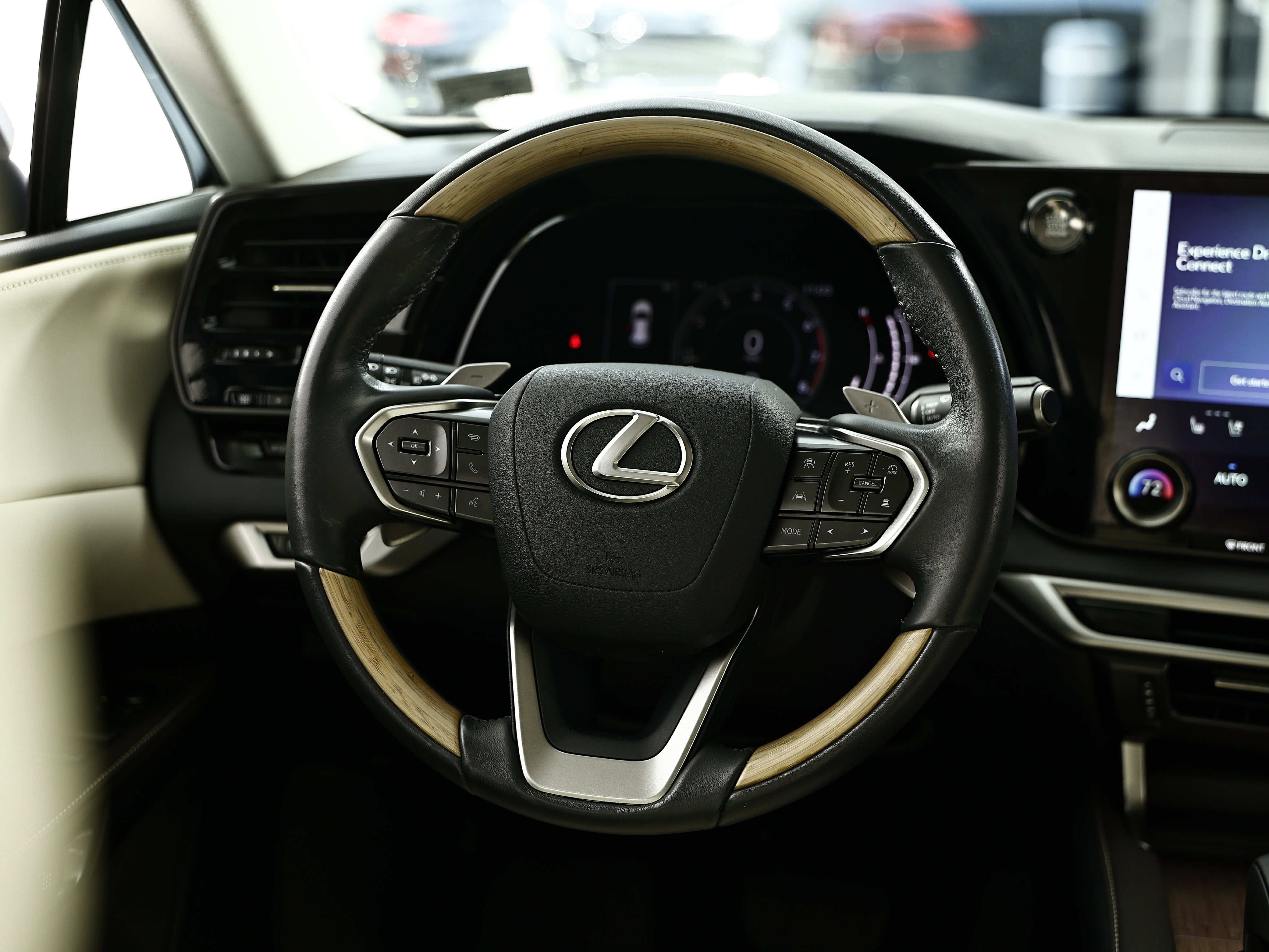 Used 2023 Lexus RX 350 Premium w/ Accessory Package AWD/4WD image 29