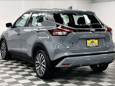 Used 2023 Nissan Kicks SV FWD image 2
