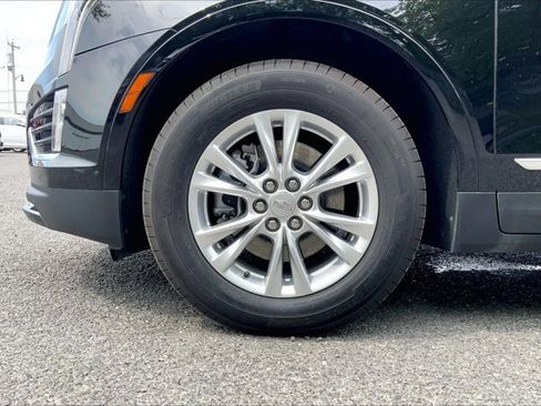 Used 2025 Cadillac XT5 Luxury w/ LPO, Floor Liner Package AWD/4WD image 8