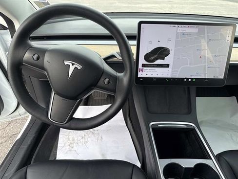 Used 2022 Tesla Model 3 Long Range image 17