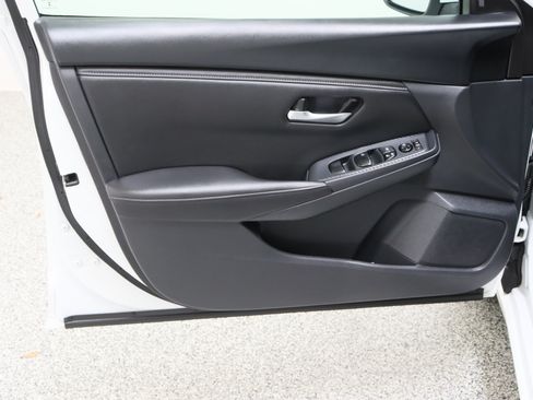 Used 2024 Nissan Sentra SV FWD image 12