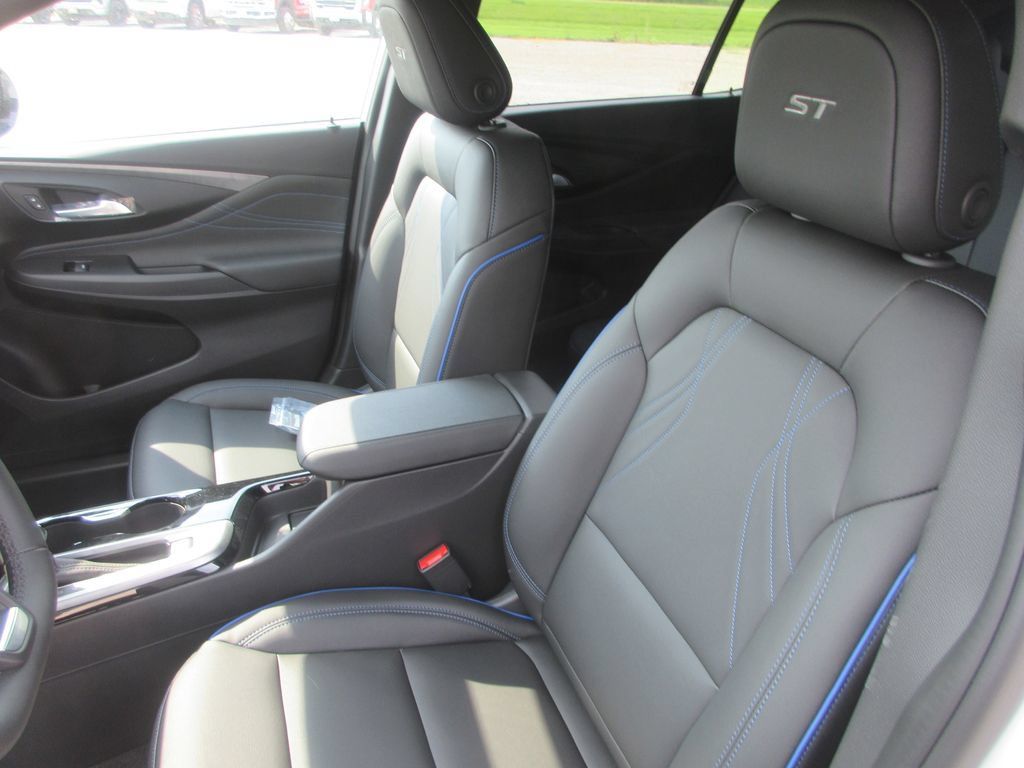 New 2026 Buick Envista Sport Touring FWD image 12