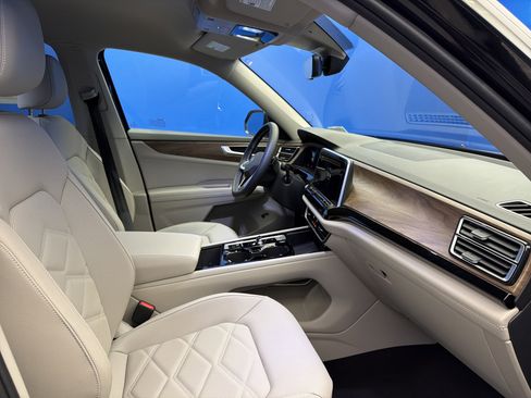 New 2026 Volkswagen Atlas SE image 24