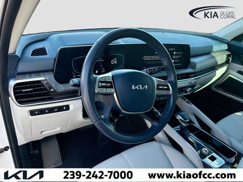 Used 2025 Kia Telluride EX w/ EX Captain's Chair Package image 26