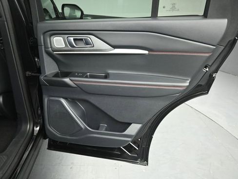 Certified 2025 Ford Explorer ST AWD/4WD image 29