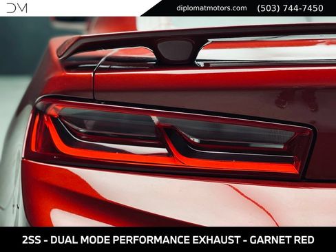 Used 2016 Chevrolet Camaro SS RWD image 12
