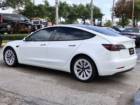Used 2023 Tesla Model 3 Standard Range image 9