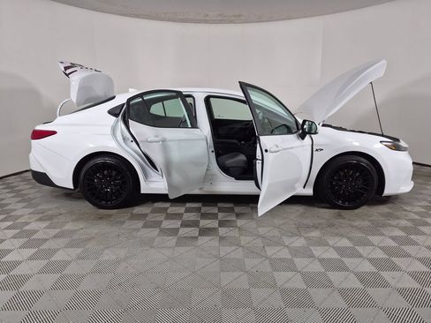 Used 2025 Toyota Camry LE FWD image 9