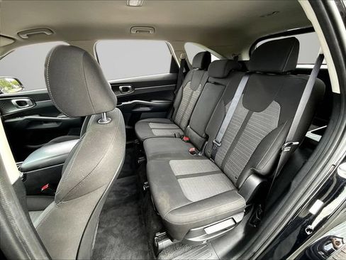 Used 2022 Kia Sorento LX FWD image 25