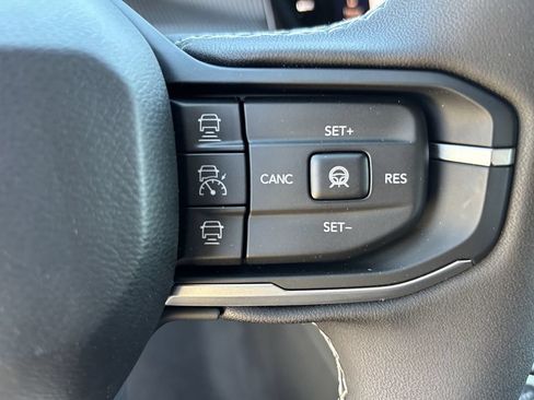New 2026 Jeep Cherokee Overland w/ Advanced Pro Tech Group AWD/4WD image 11