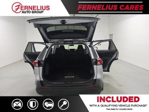 Used 2024 Toyota RAV4 LE AWD/4WD image 12
