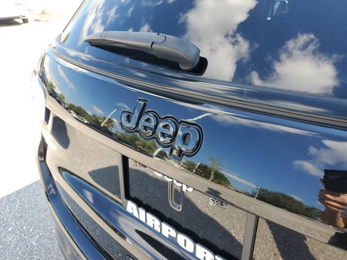 Used 2022 Jeep Compass Altitude image 8