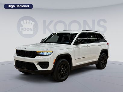 Used 2025 Jeep Grand Cherokee Altitude