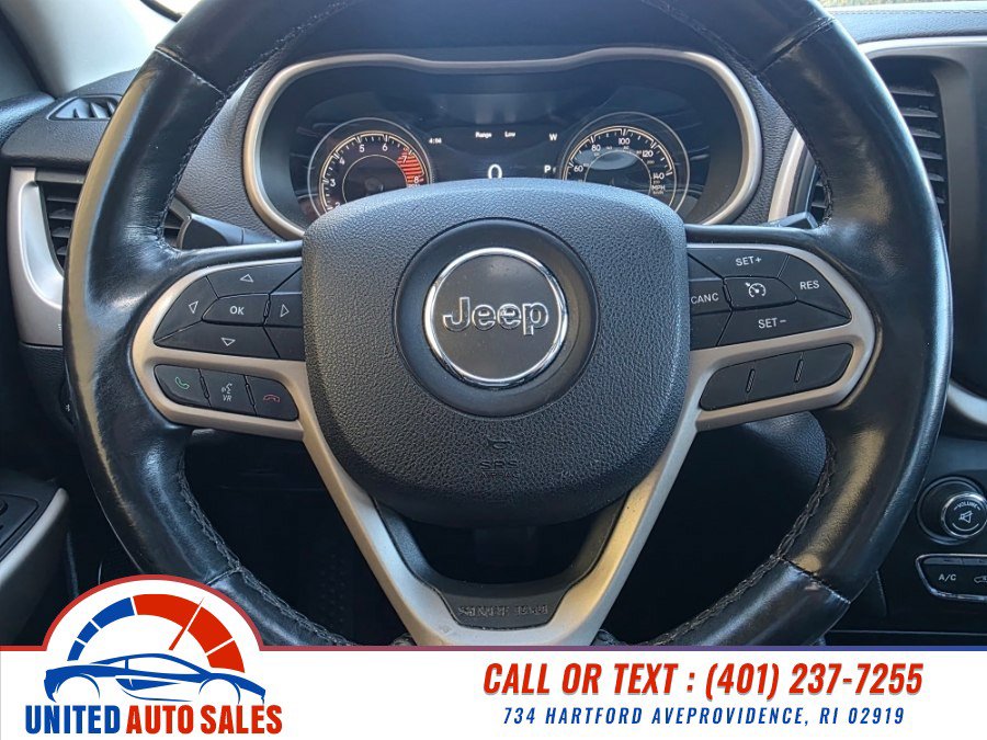 Used 2017 Jeep Cherokee Limited AWD/4WD image 17