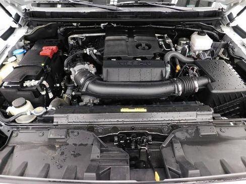 Used 2024 Nissan Frontier SV image 40