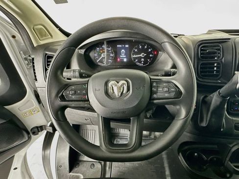 Used 2025 RAM ProMaster 2500 w/ Convenience Group FWD image 13