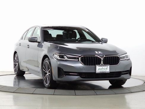 Used 2023 BMW 530e xDrive w/ Premium Package image 1