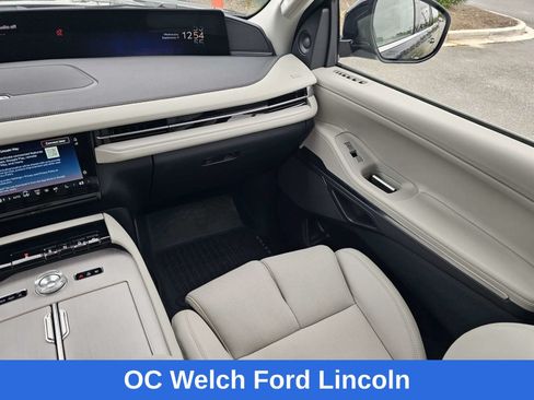 Used 2026 Lincoln Navigator L Premier AWD/4WD image 20