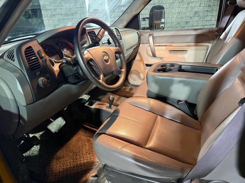 Used 2012 Chevrolet Silverado 3500 W/T AWD/4WD image 7
